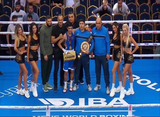 Azərbaycan boksçusu 19 yaşında dünya çempionu olub